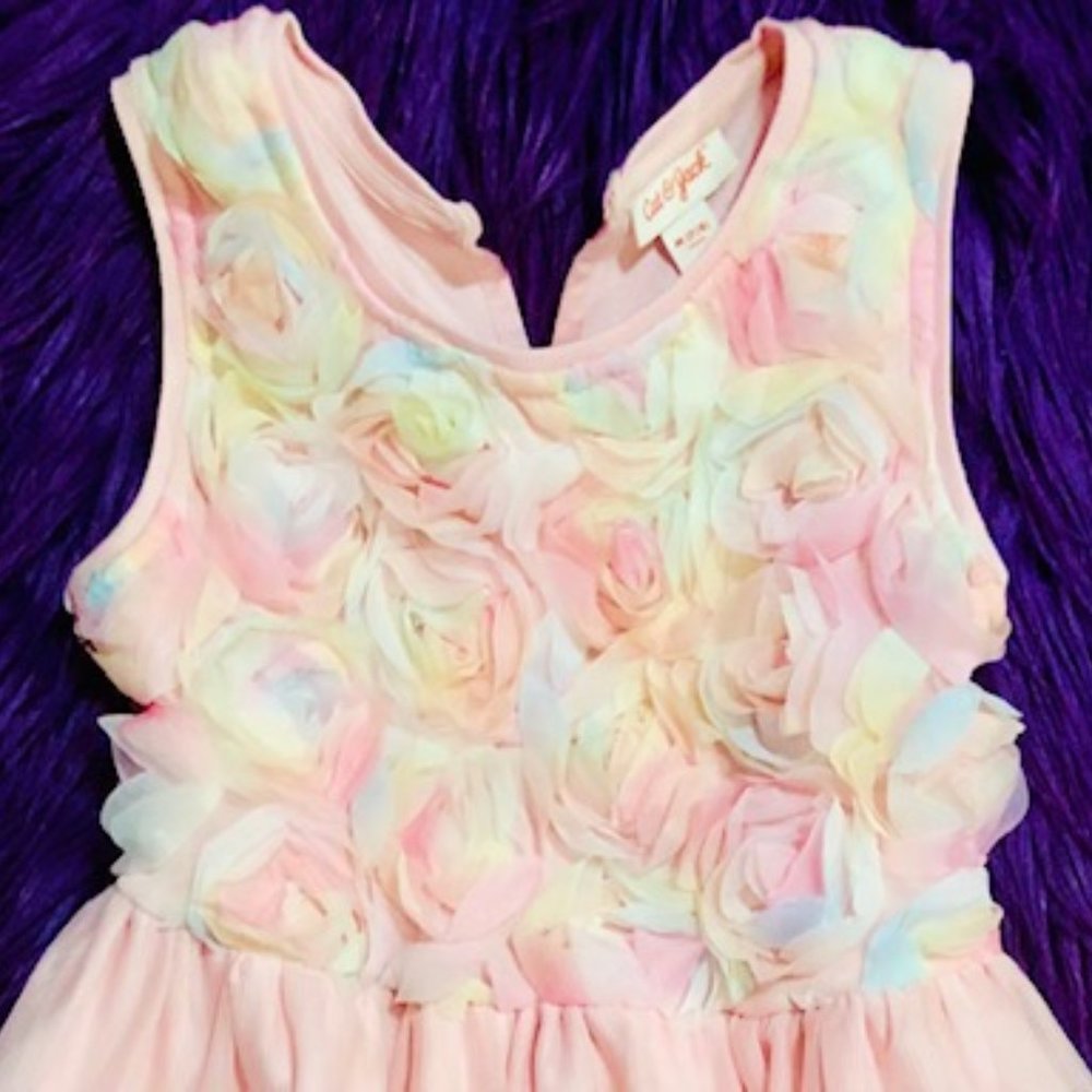 Beautiful pink flowered size 7-8